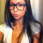 jolie asiatique à lunettes amateur